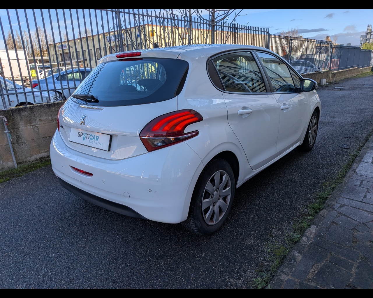 Foto PEUGEOT 208 5p 1.6 bluehdi Active 75cv