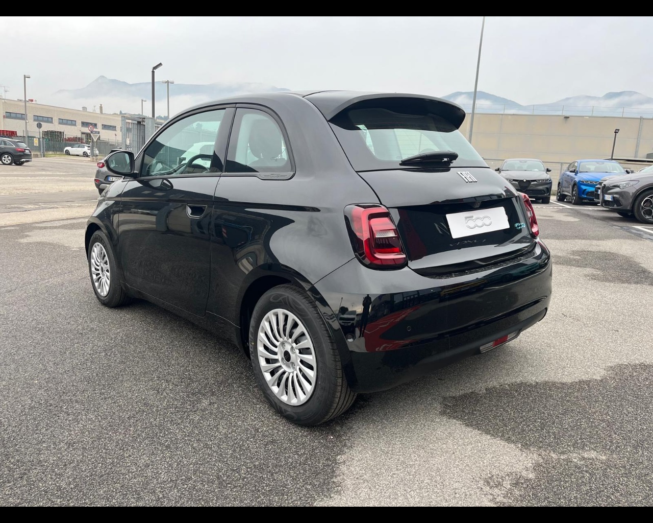 Foto FIAT 500 e Hatchback my25 320 Berlina+Pack tech