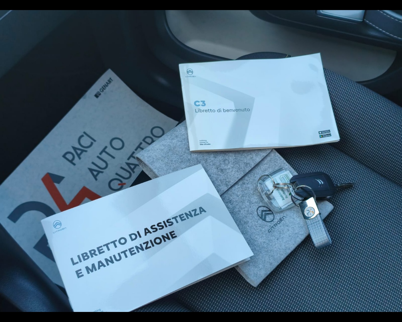 Foto CITROEN C3 1.2 puretech Max s&s 110cv eat6