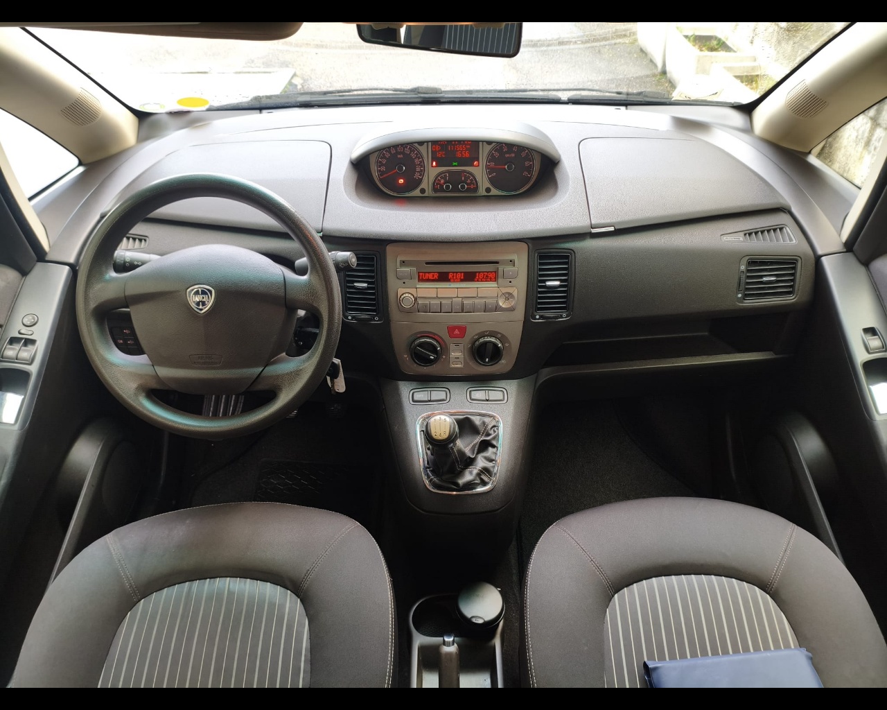 Foto LANCIA Musa 1.3 mjt Diva (argento) 70cv