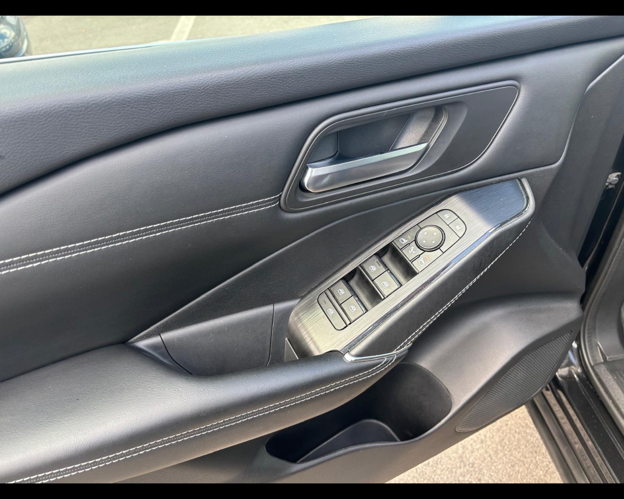 Foto NISSAN Qashqai 1.3 mhev N-Connecta 2wd 140cv