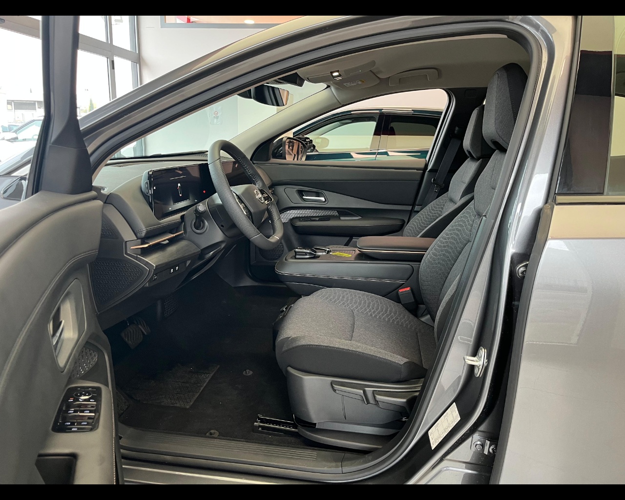 Foto NISSAN Ariya 63 kWh Engage 2wd