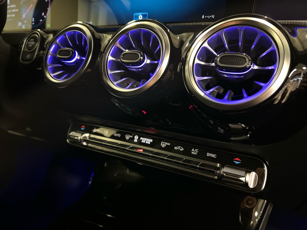 Mercedes Classe A Classe A 200 D Premium 4Matic 8G-DCT - 14