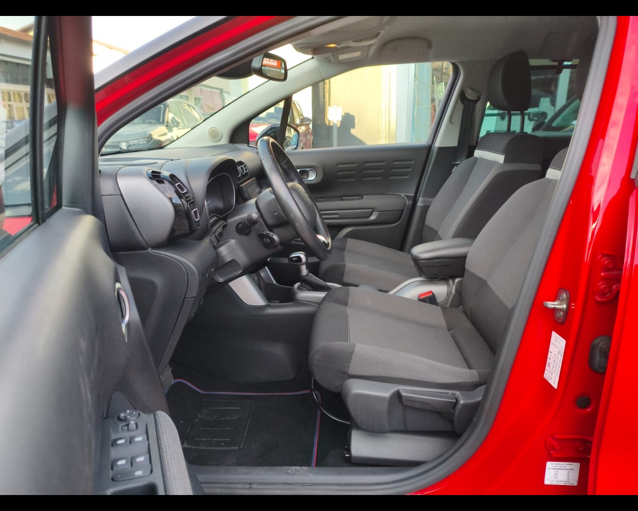 Foto CITROEN C3 Aircross 1.2 puretech Shine s&s 110cv eat6