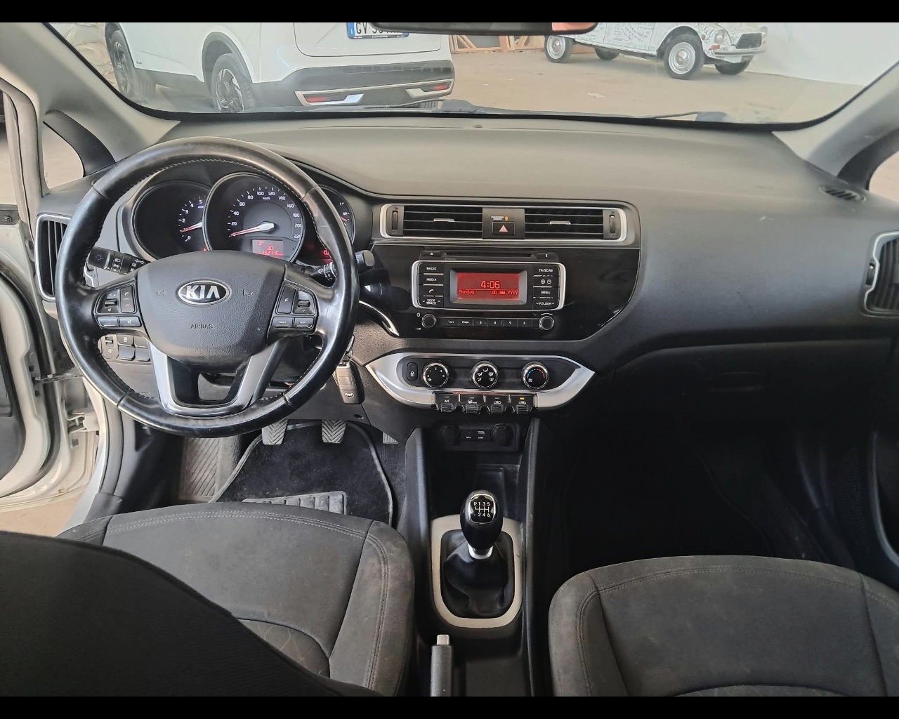 Foto KIA Rio 5p 1.1 crdi Active E6