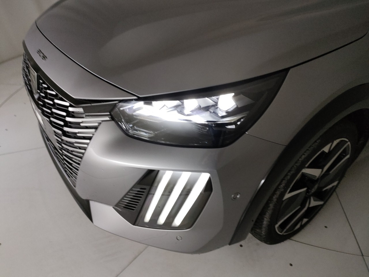 Peugeot 208 Nuovo Ibrido benzina 208 Porto Mantovano