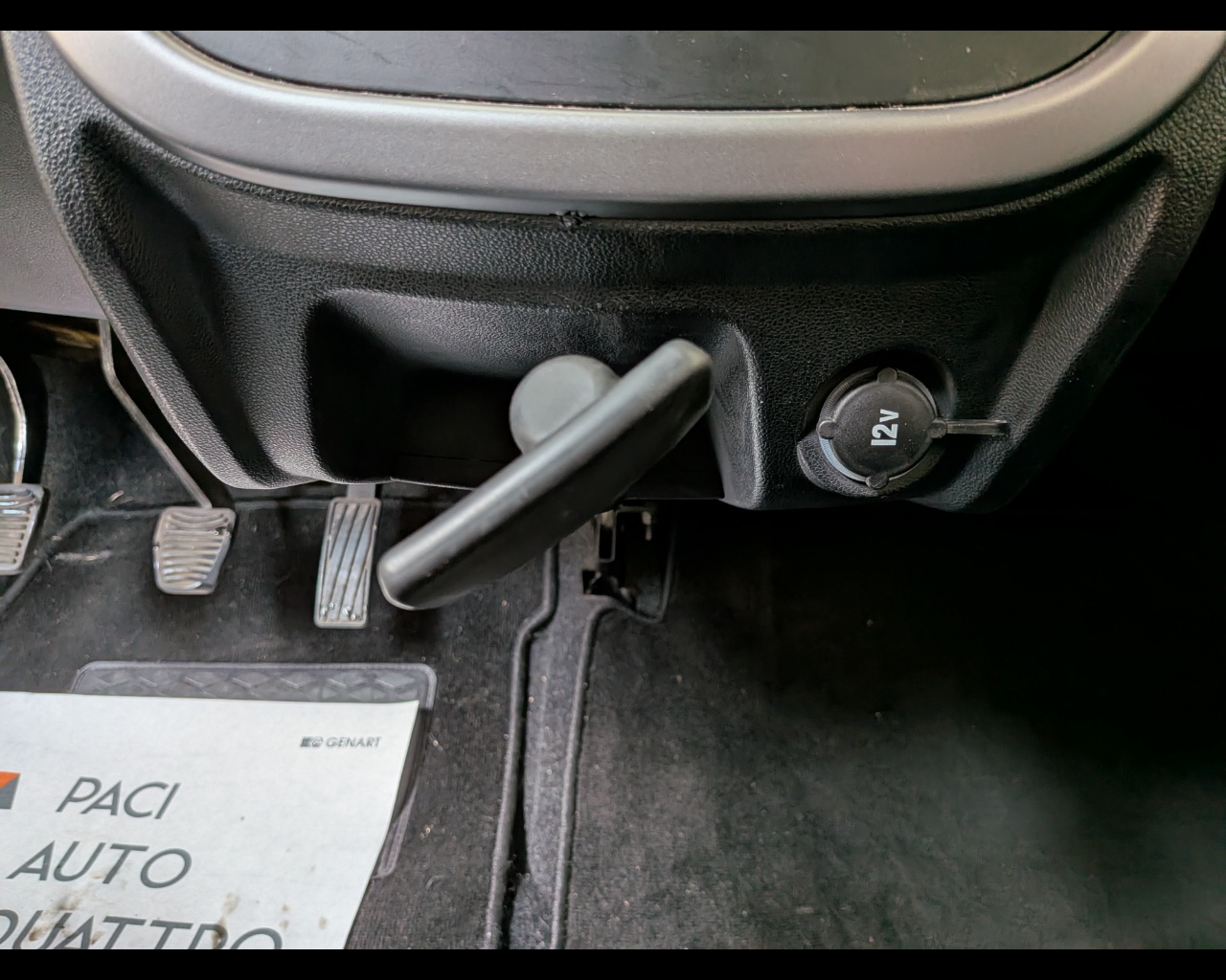 Foto MAHINDRA KUV100 1.2 K6+ m-bifuel