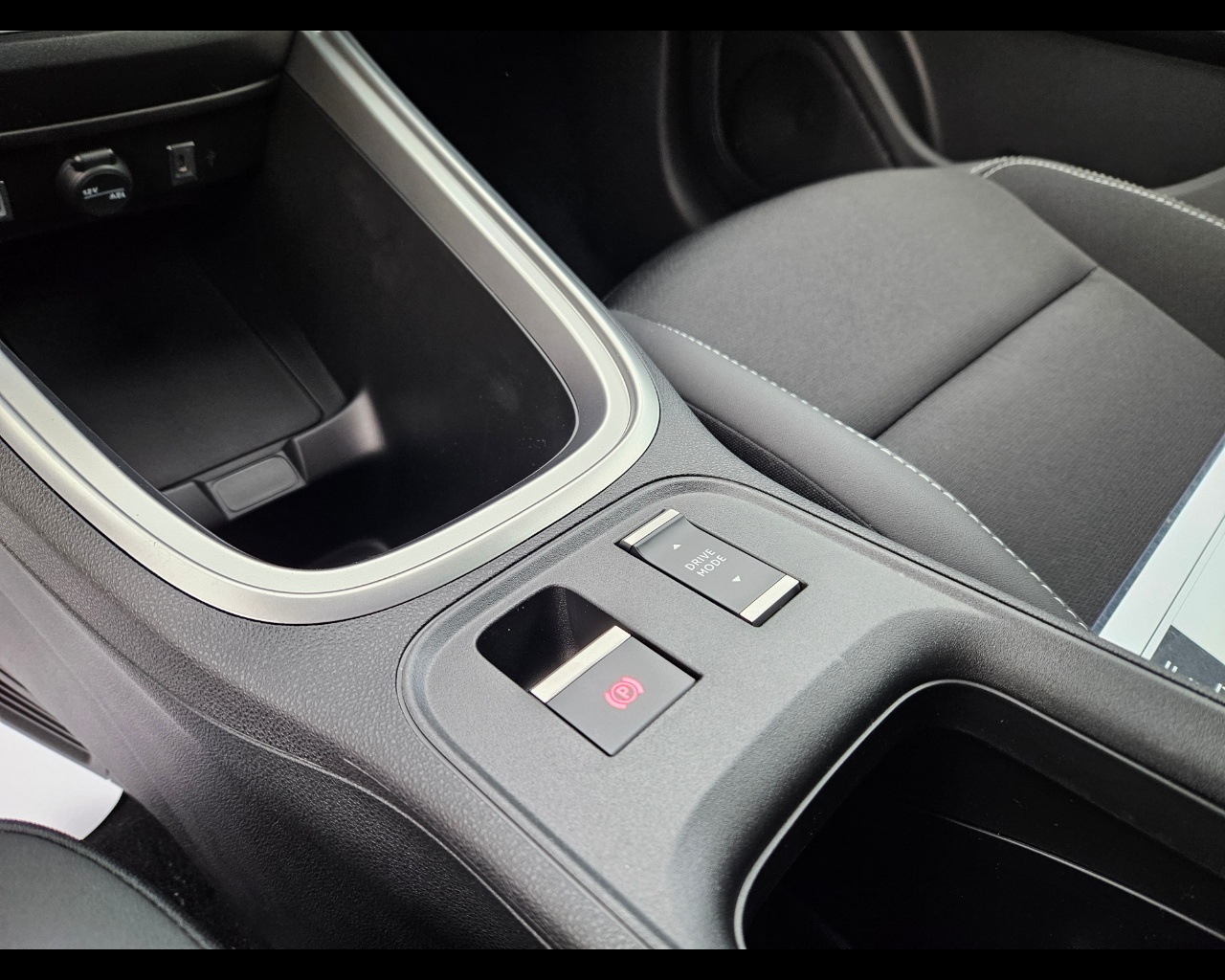 JEEP Avenger E-Hybrid Altitude 1.2 110cv Dct Mhev Ibrido benzina Aziendale - 9