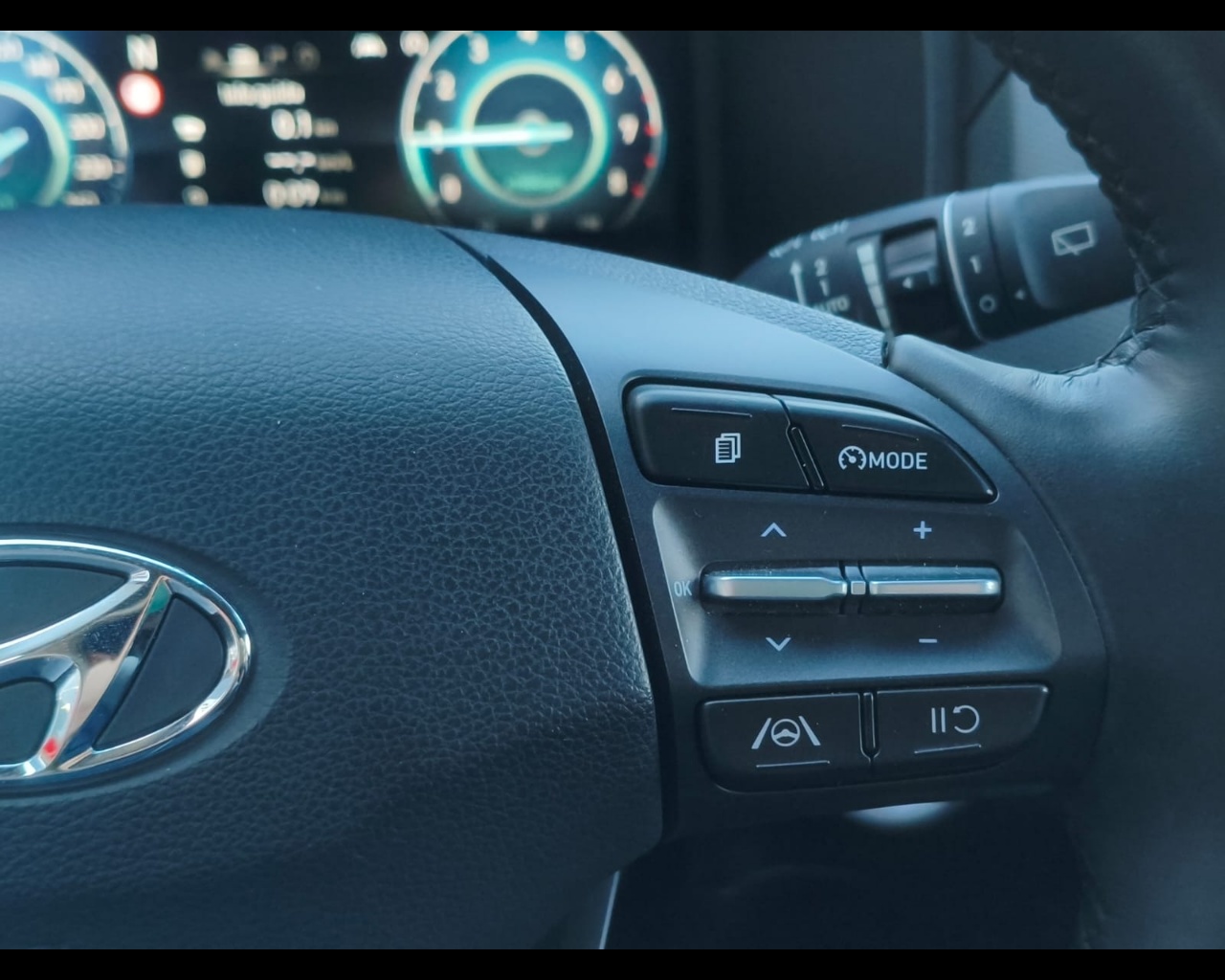 Foto HYUNDAI Kona 1.0 t-gdi 48V Xline Style Pack 2wd 120cv imt