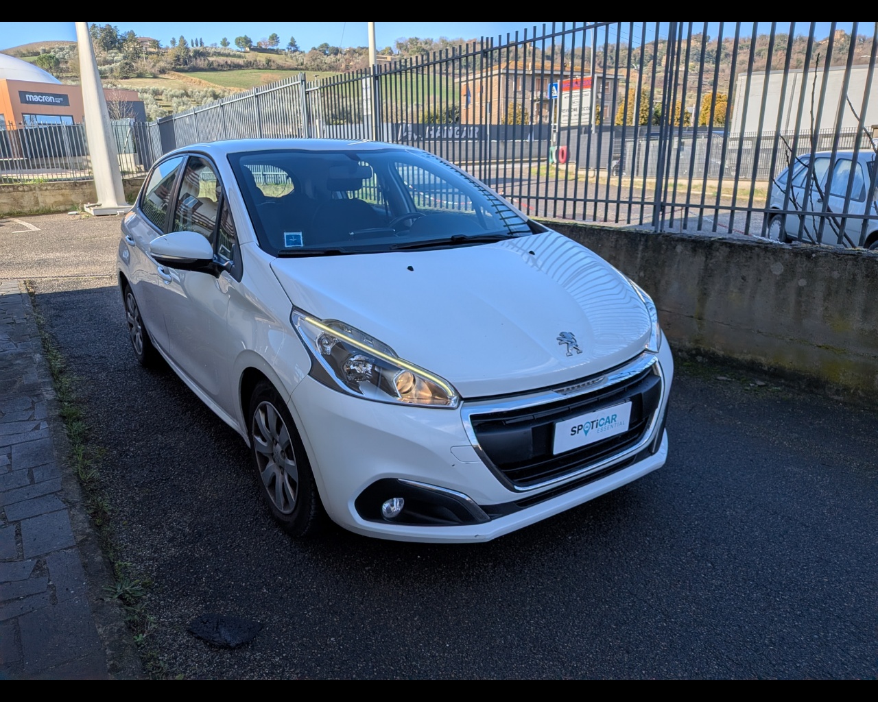 Foto PEUGEOT 208 5p 1.6 bluehdi Active 75cv