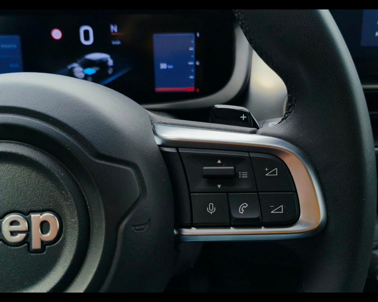 Foto JEEP Avenger 1.2 turbo e-hybrid mhev Summit fwd 110cv edct6