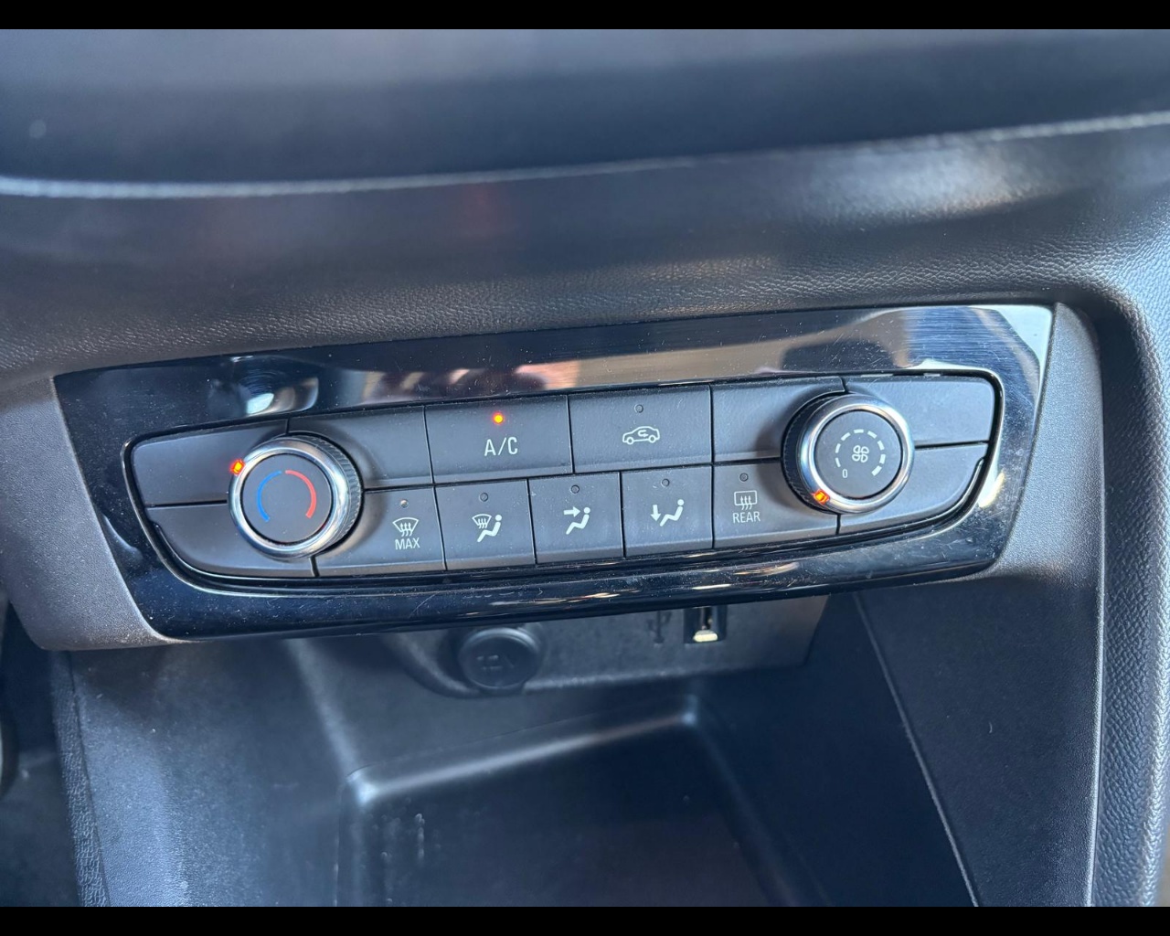 Foto OPEL Corsa 1.5 Edition s&s 100cv