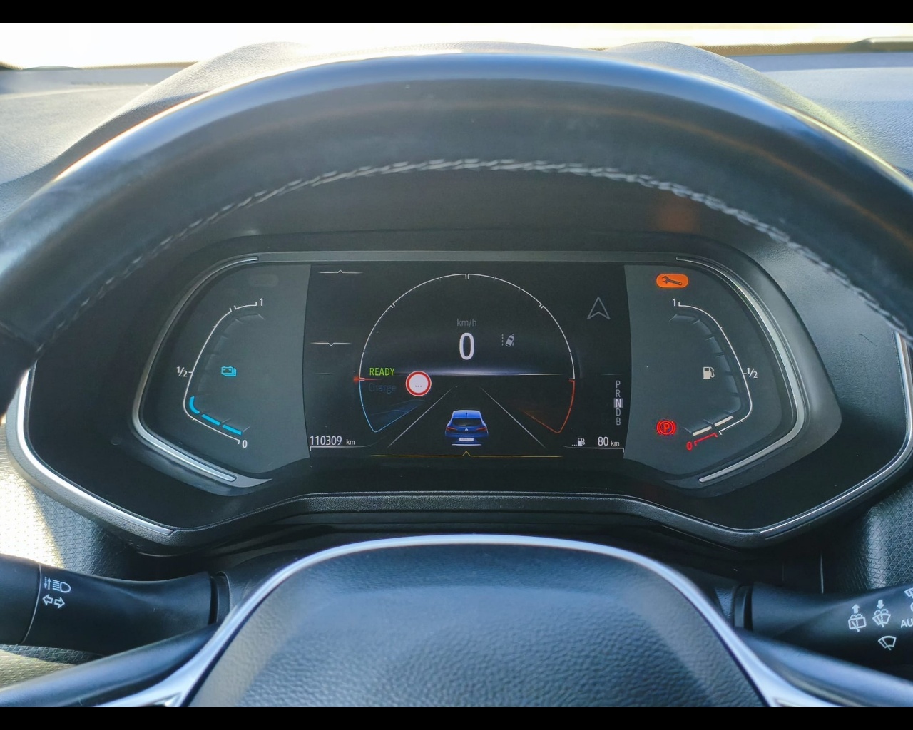Foto RENAULT Clio 1.6 E-Tech hybrid Zen 140cv auto 