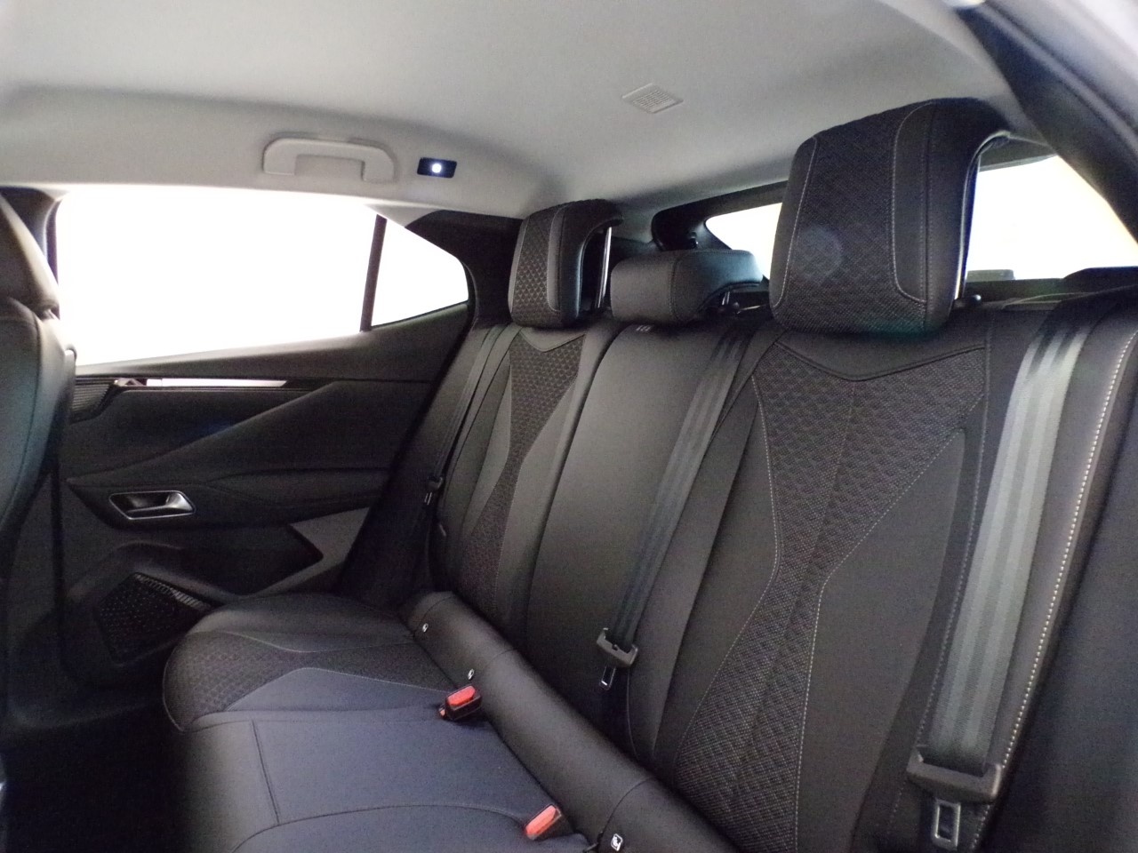 Ds DS4 DS4 1.5 bluehdi Cross Trocadero 130cv auto - 16