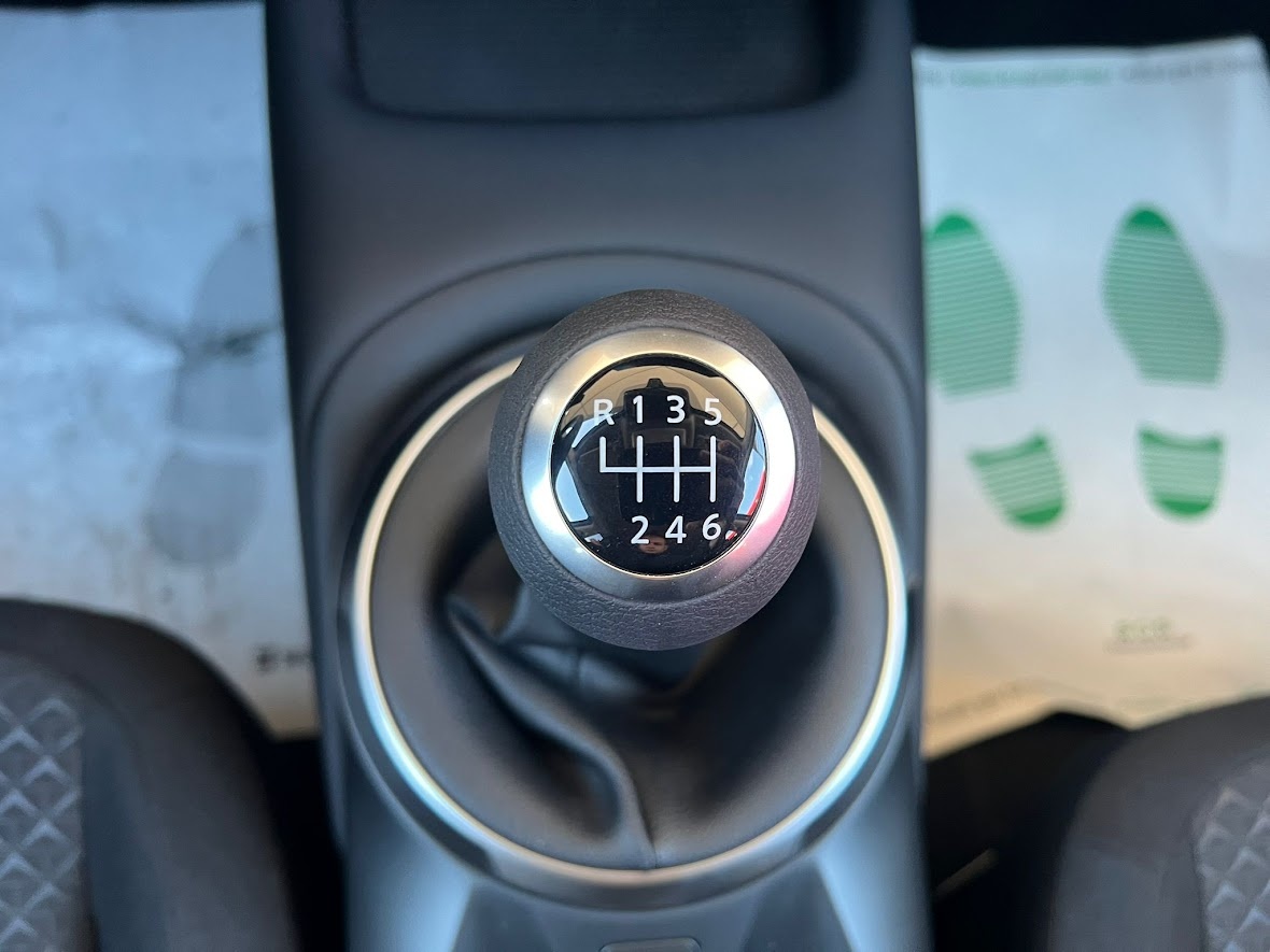 NISSAN Juke 1.0 dig-t Acenta 114cv Benzina Usato - 8