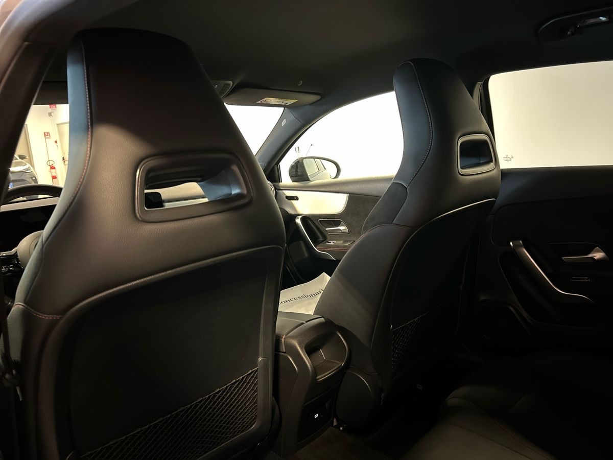 Mercedes  Classe A 180 D Advanced Plus AMG Line 8G-DCT - 18