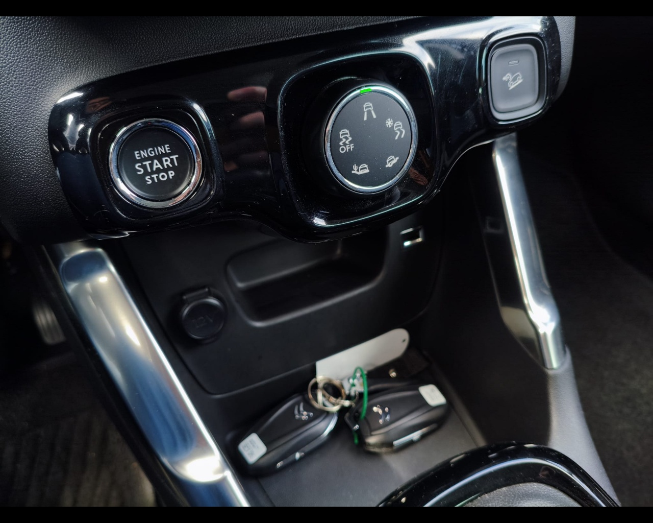 Foto CITROEN C3 Aircross 1.2 puretech Shine Pack s&s 110cv