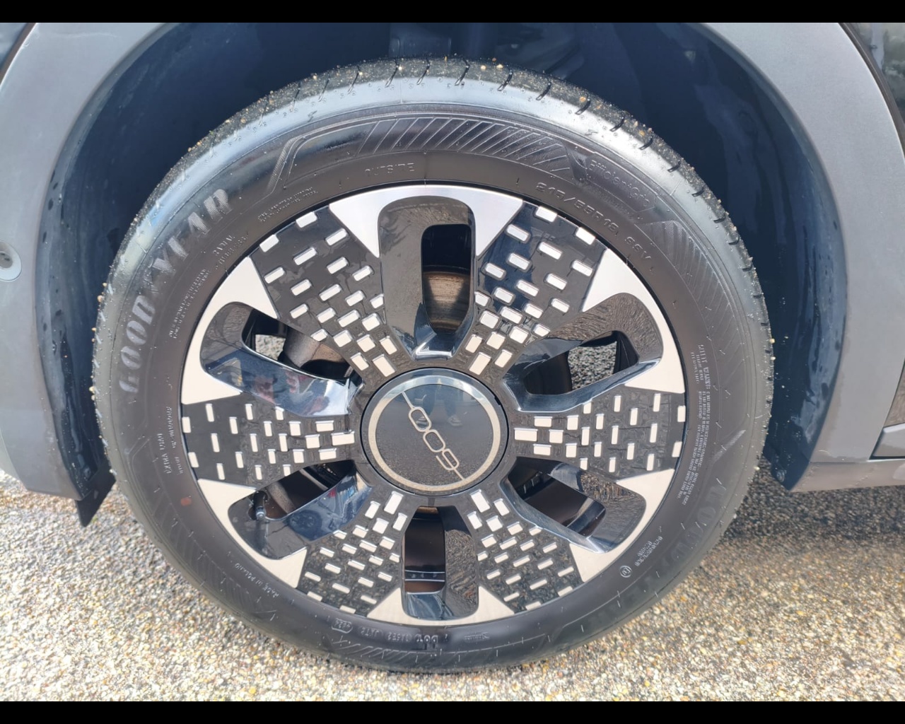 Foto FIAT 600 1.2 hybrid La Prima 110cv auto