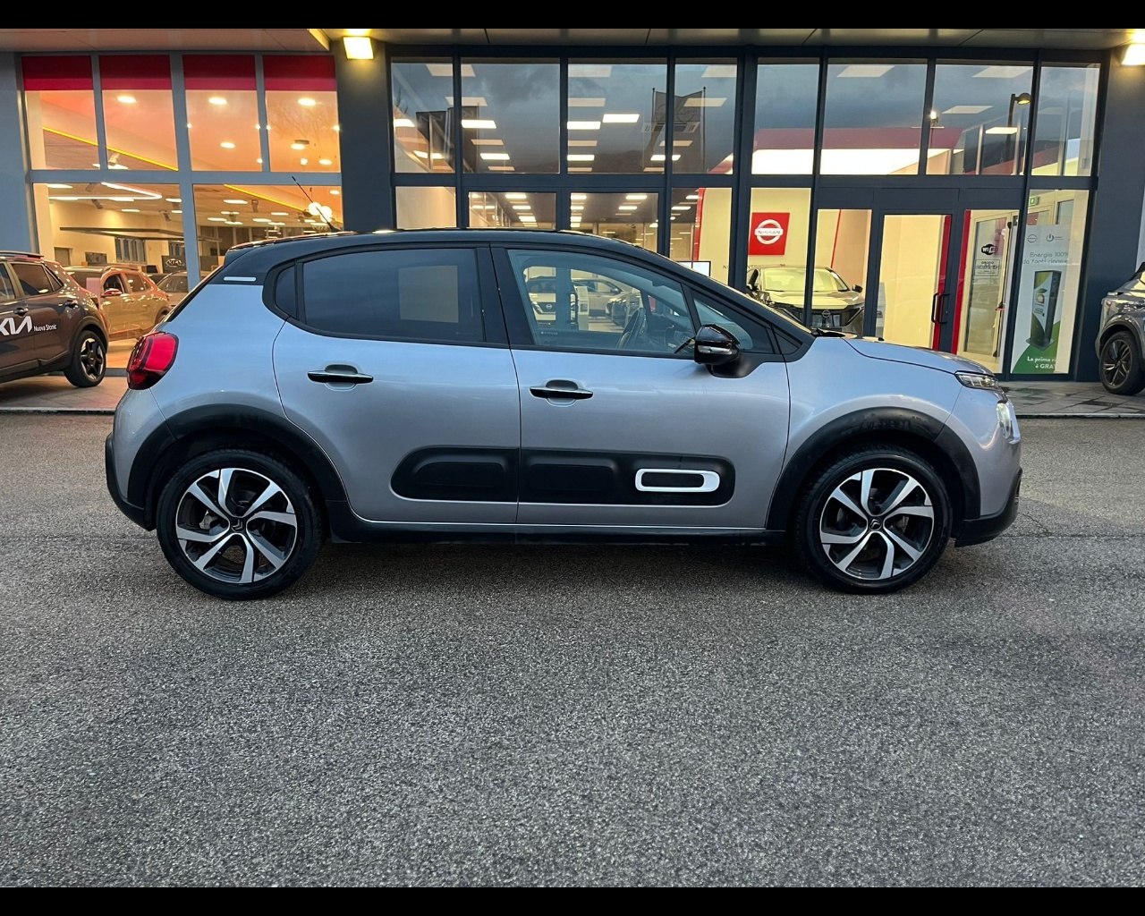 Foto CITROEN C3 1.2 puretech Shine Pack s&s 110cv 