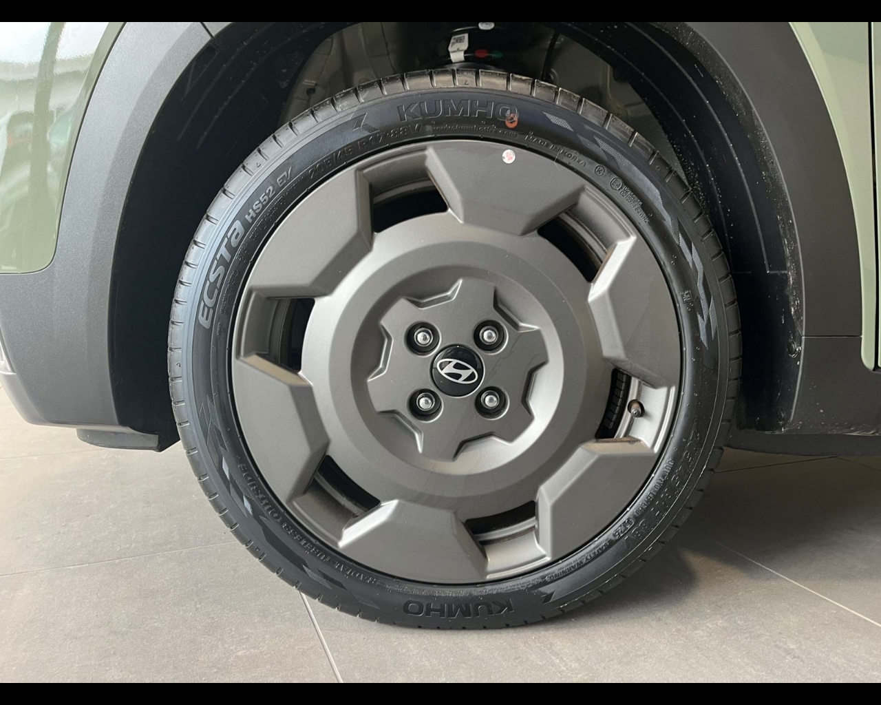 Foto HYUNDAI INSTER 49 KWH CROSS+PP