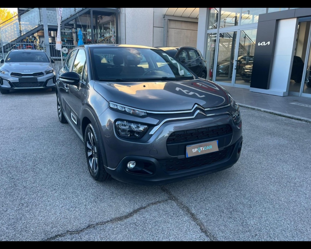 Foto CITROEN C3 1.2 puretech Shine Gpl s&s 83cv neopatentati 