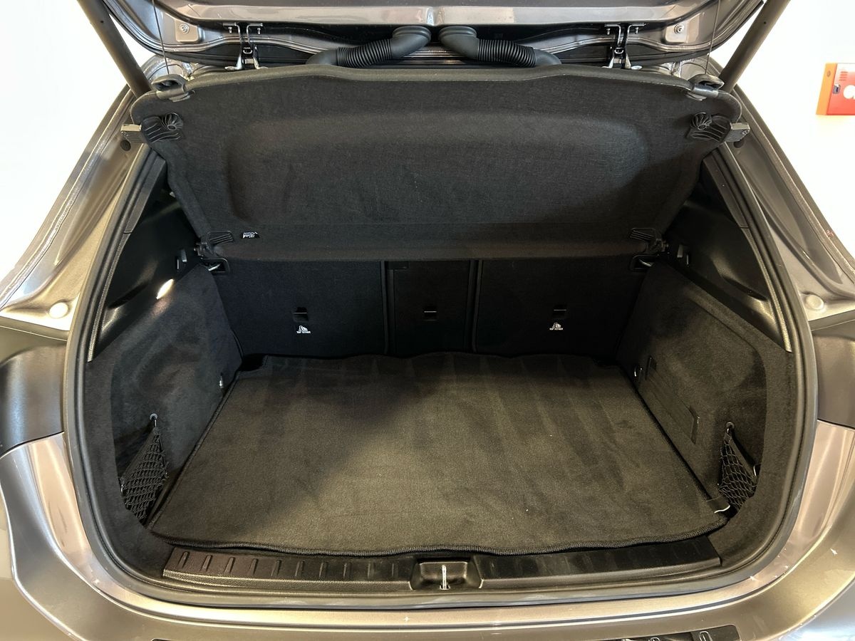 Mercedes GLA GLA 180 D Premium 8G-DCT - 8