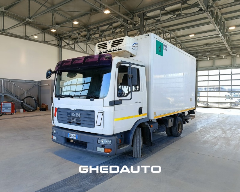 MAN MAN 8 180N Diesel usato