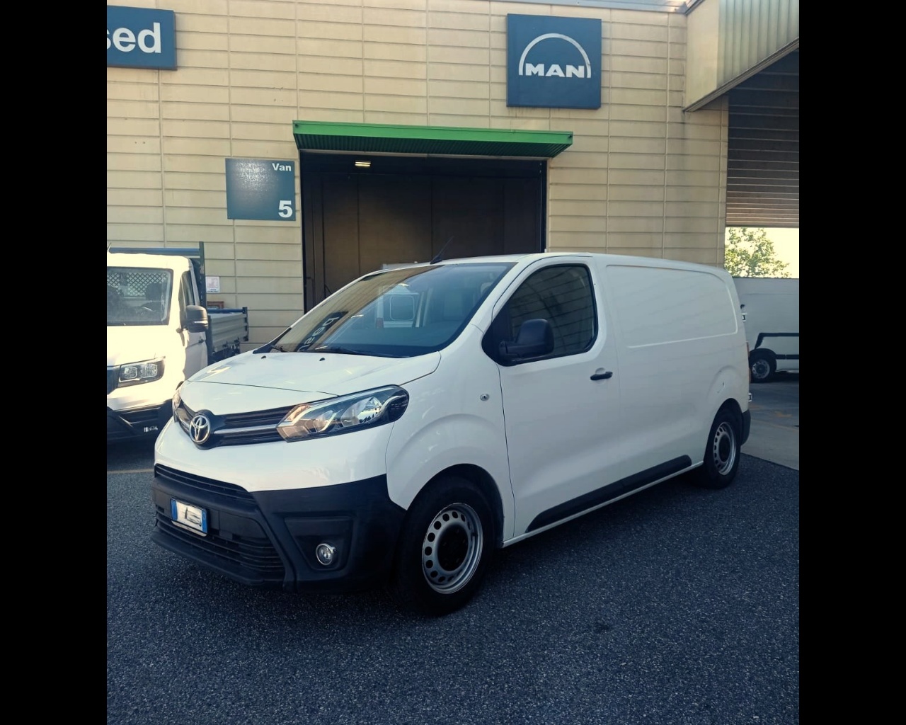 TOYOTA PROACE