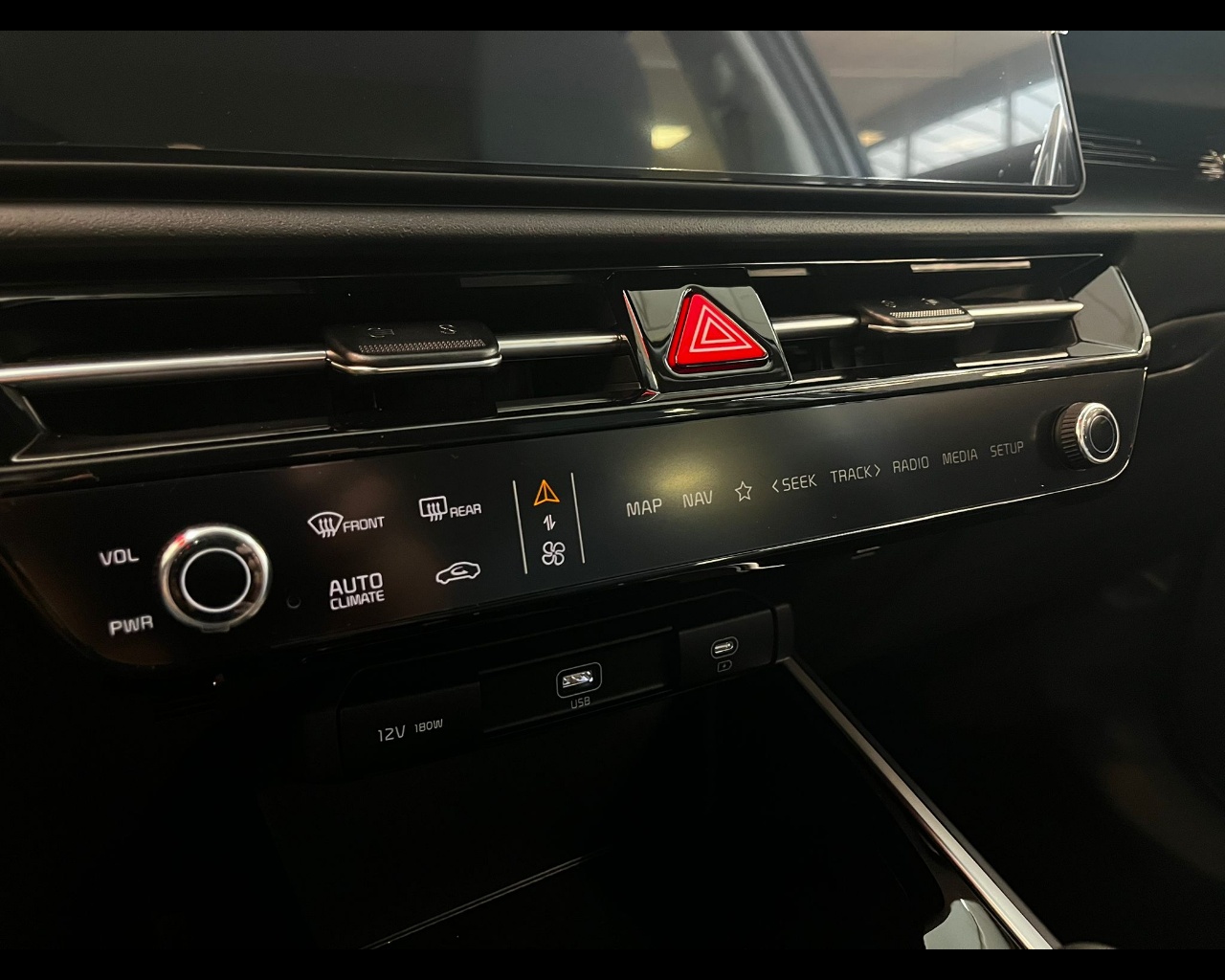 Foto KIA NIRO 1.6 MY25 HEV BUSINESS