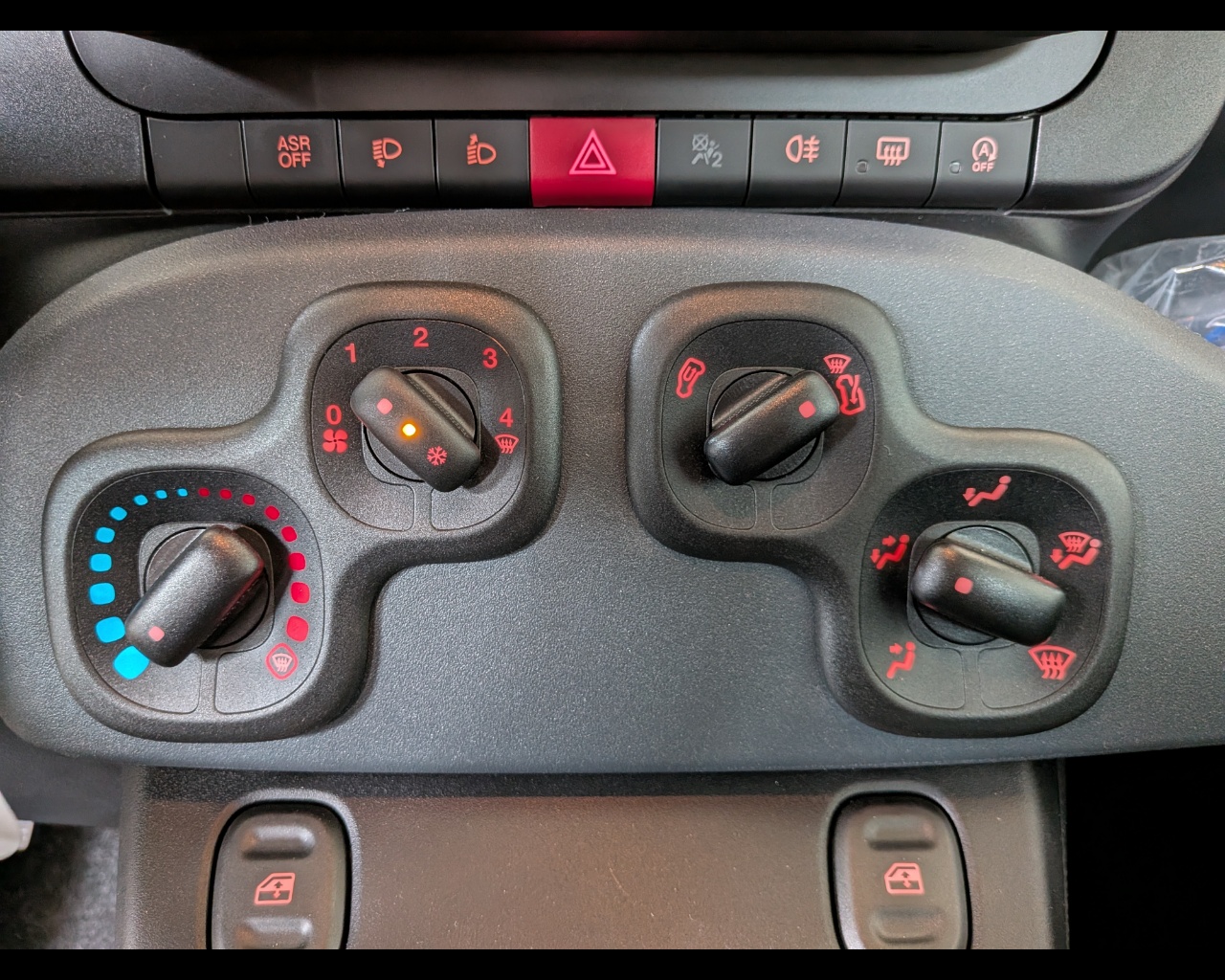 Foto FIAT Panda 1.0 firefly hybrid s&s 70cv 5p.ti