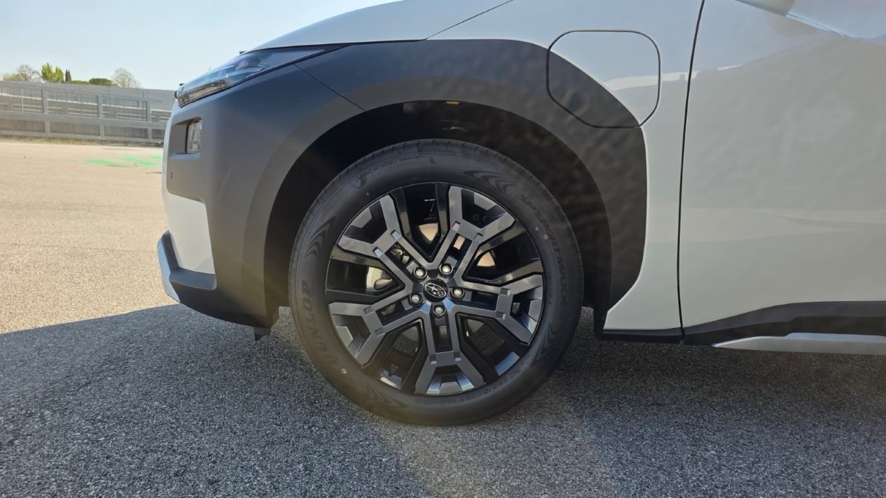 Subaru E-OUTBACK E-OUTBACK 4E-XPERIENCE + - 17