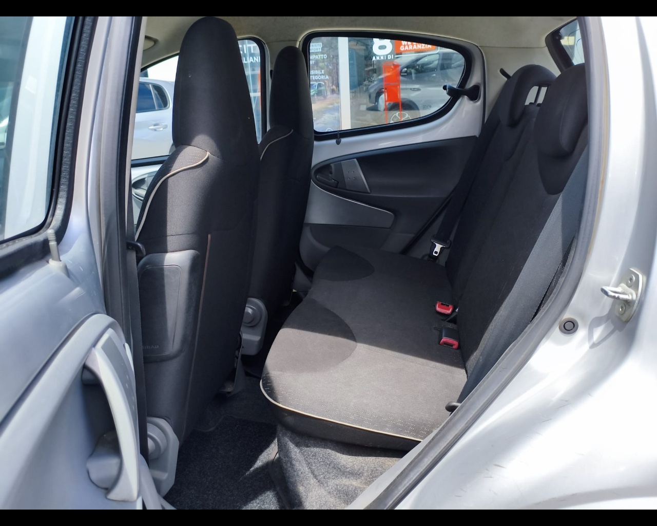 Foto PEUGEOT 107 1.0 12v Access (desir) 5p FL