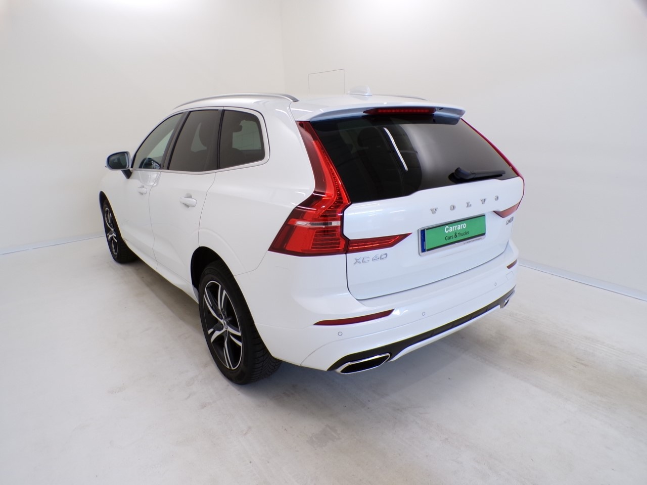 Volvo XC60 XC60 2.0 D4 R-Design AWD Geartronic - 8