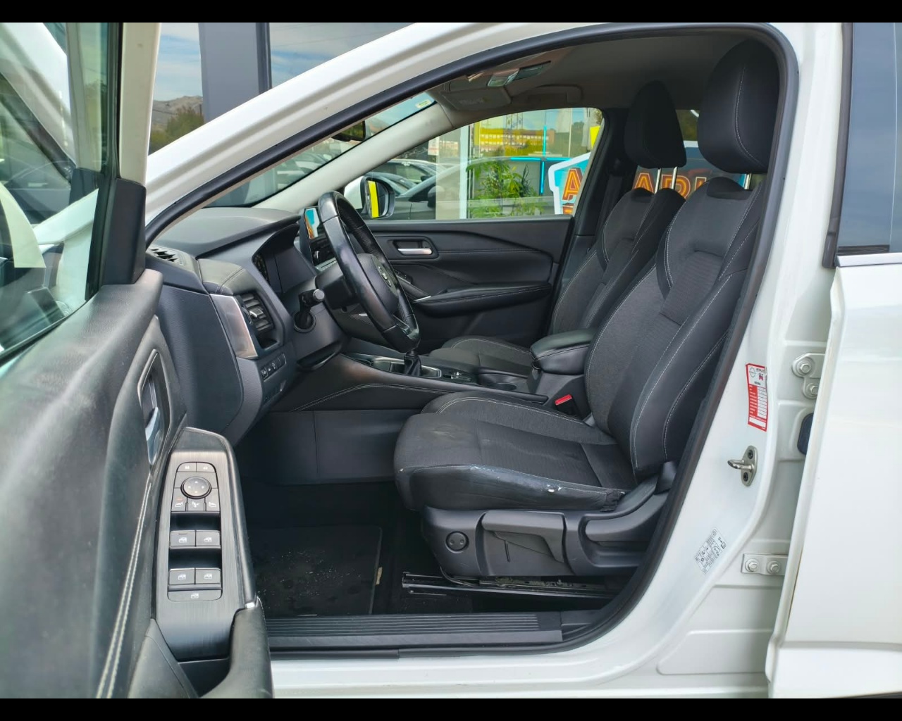 Foto NISSAN Qashqai 1.3 mhev N-Connecta 2wd 140cv (leggere la descrizione!)