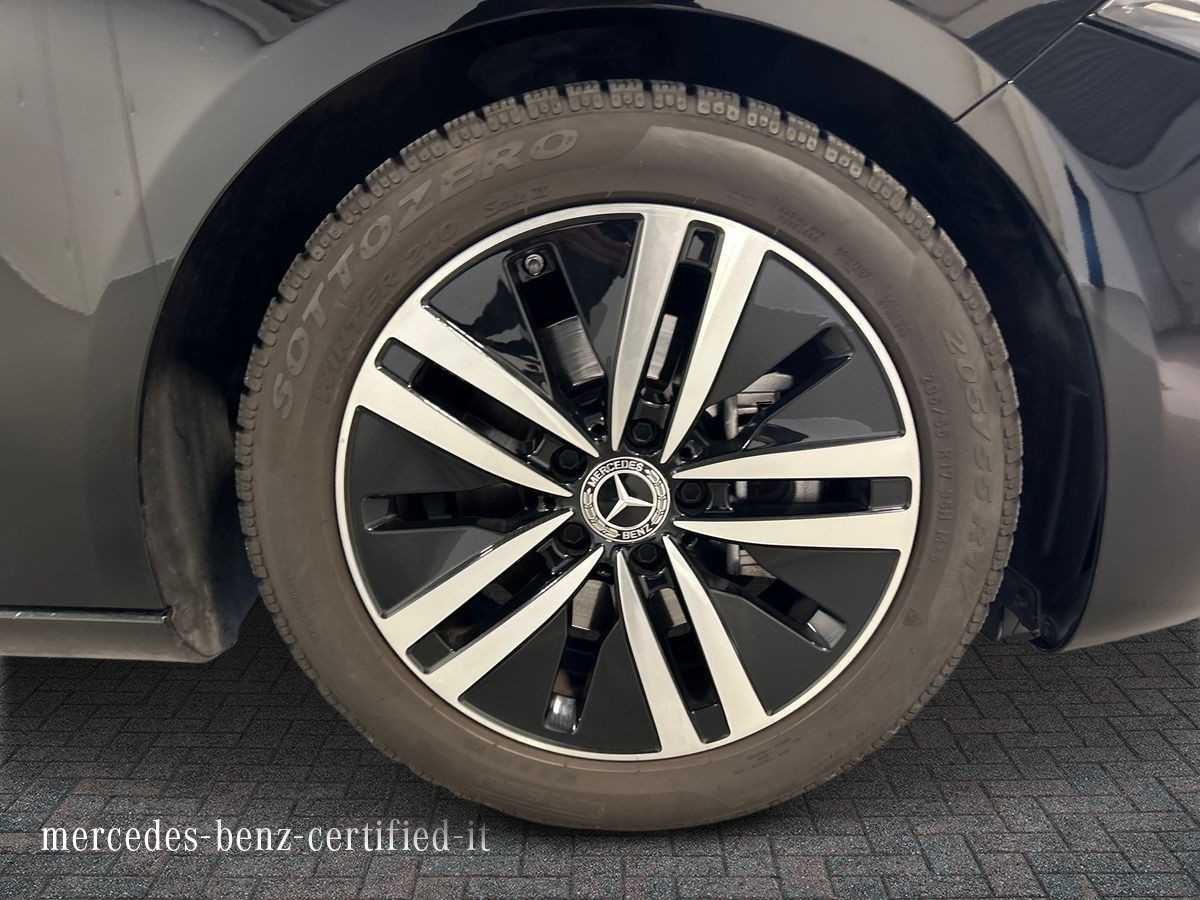 Mercedes Classe A Classe A 180 D Sport 8G-DCT - 17