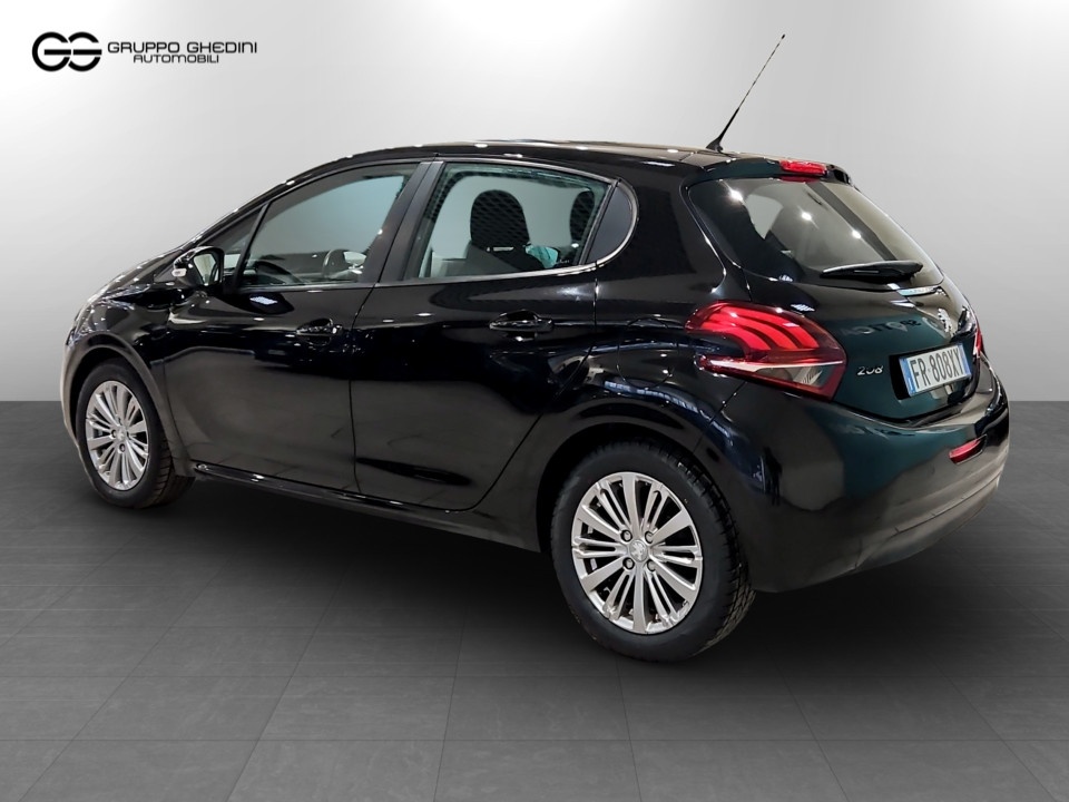 PEUGEOT 208 5p 1.2 puretech Allure 82cv Benzina Usato - 2