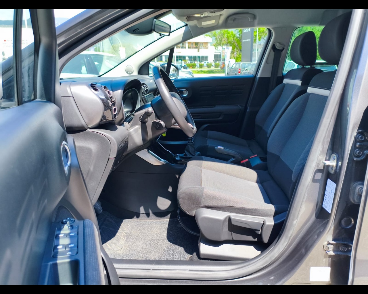 Foto CITROEN C3 Aircross 1.5 bluehdi Shine s&s 110cv