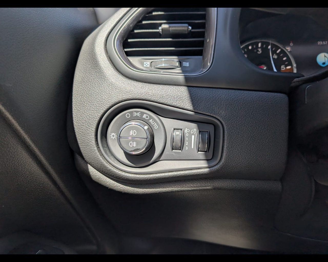 Foto JEEP Renegade 1.6 mjt Limited 2wd 130cv