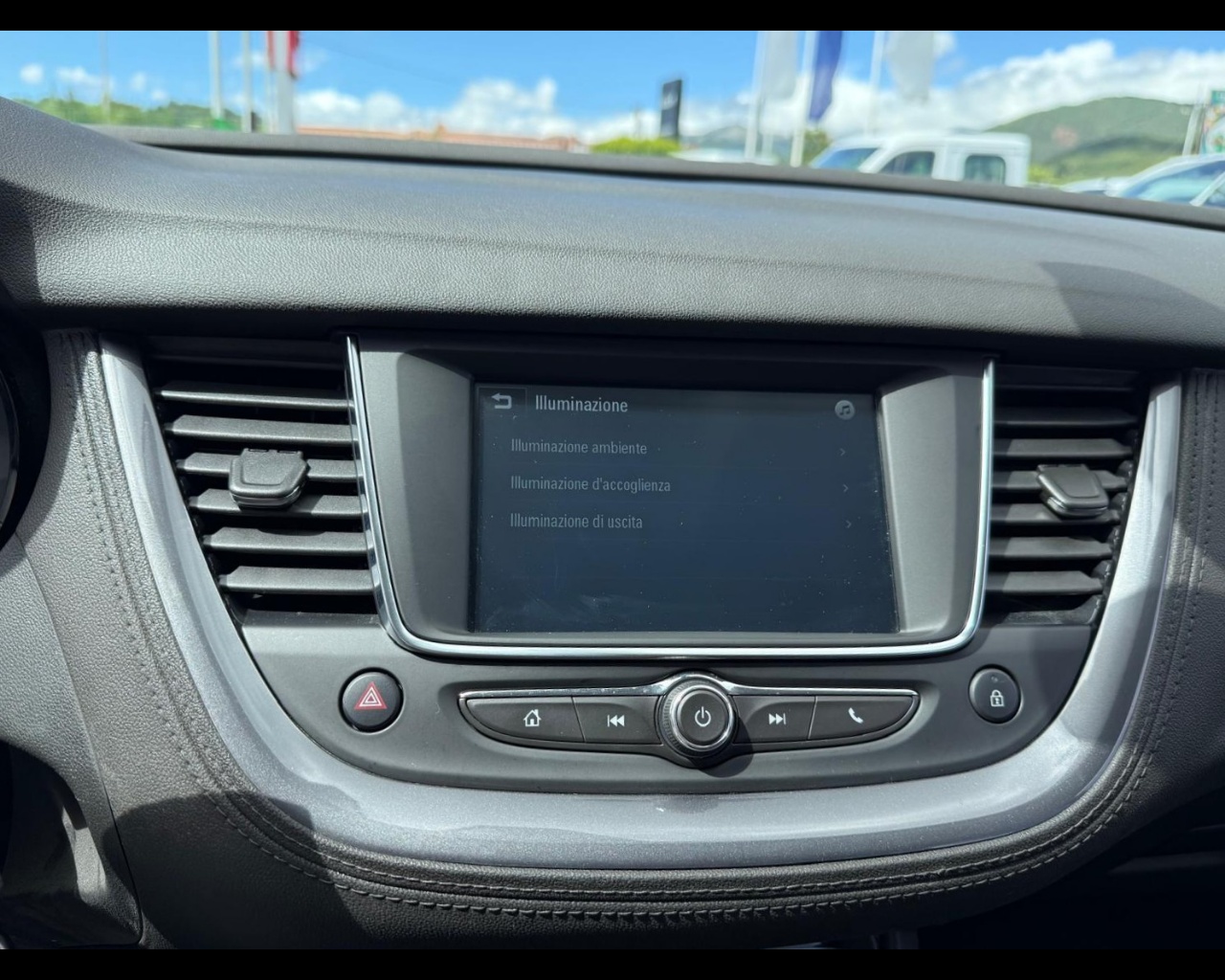 Foto OPEL Grandland X 1.2 Design Line s&s 130cv