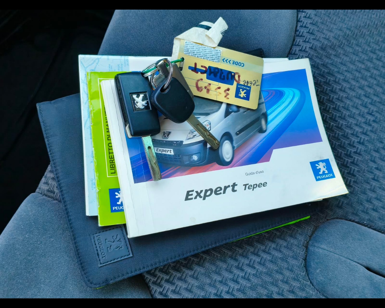 Foto PEUGEOT expert 2.0 hdi 120cv L2 tepee conf. 9p