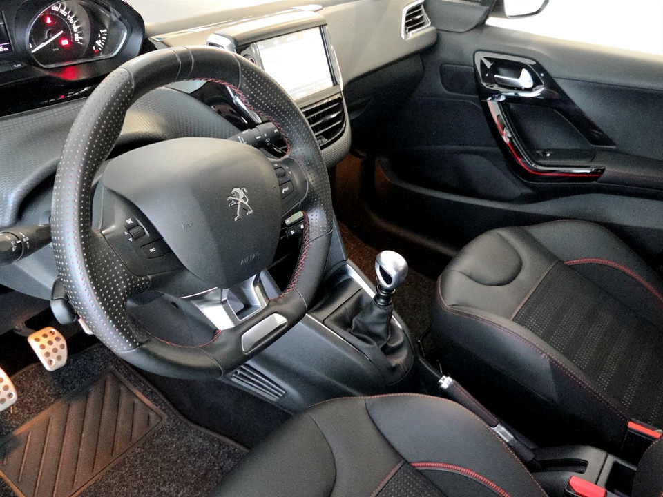 PEUGEOT 208 5p 1.5 bluehdi GT Line s&s 100cv Diesel usato - 5