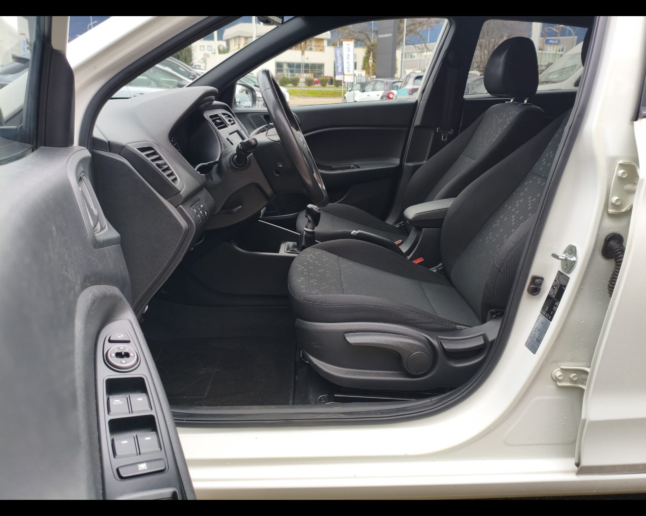 Foto HYUNDAI i20 5p 1.0 t-gdi Prime 100cv