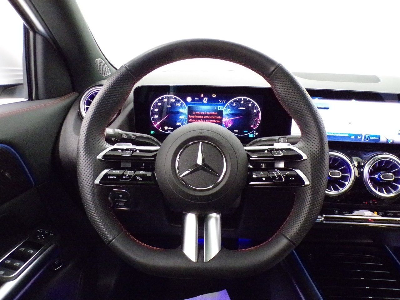 Mercedes  GLA 180 AMG Line Advanced Plus 7G-DCT - 18