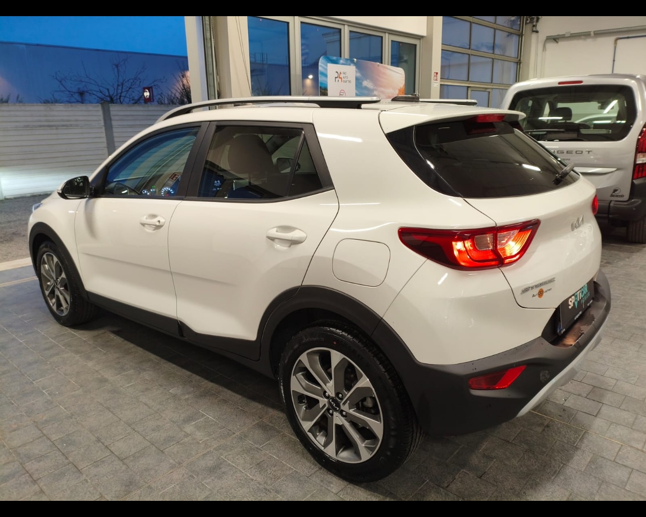 Foto KIA Stonic 1.0 t-gdi mhev Style s/Design Pack 100cv imt