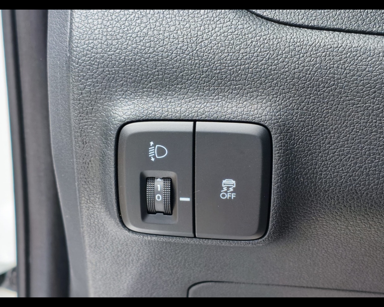 Foto HYUNDAI i10 1.0 mpi Connectline 63cv
