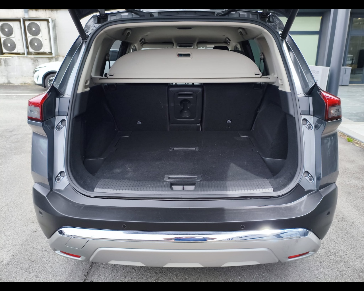 Foto NISSAN X-Trail 1.5 e-power Tekna e-4orce 4wd auto