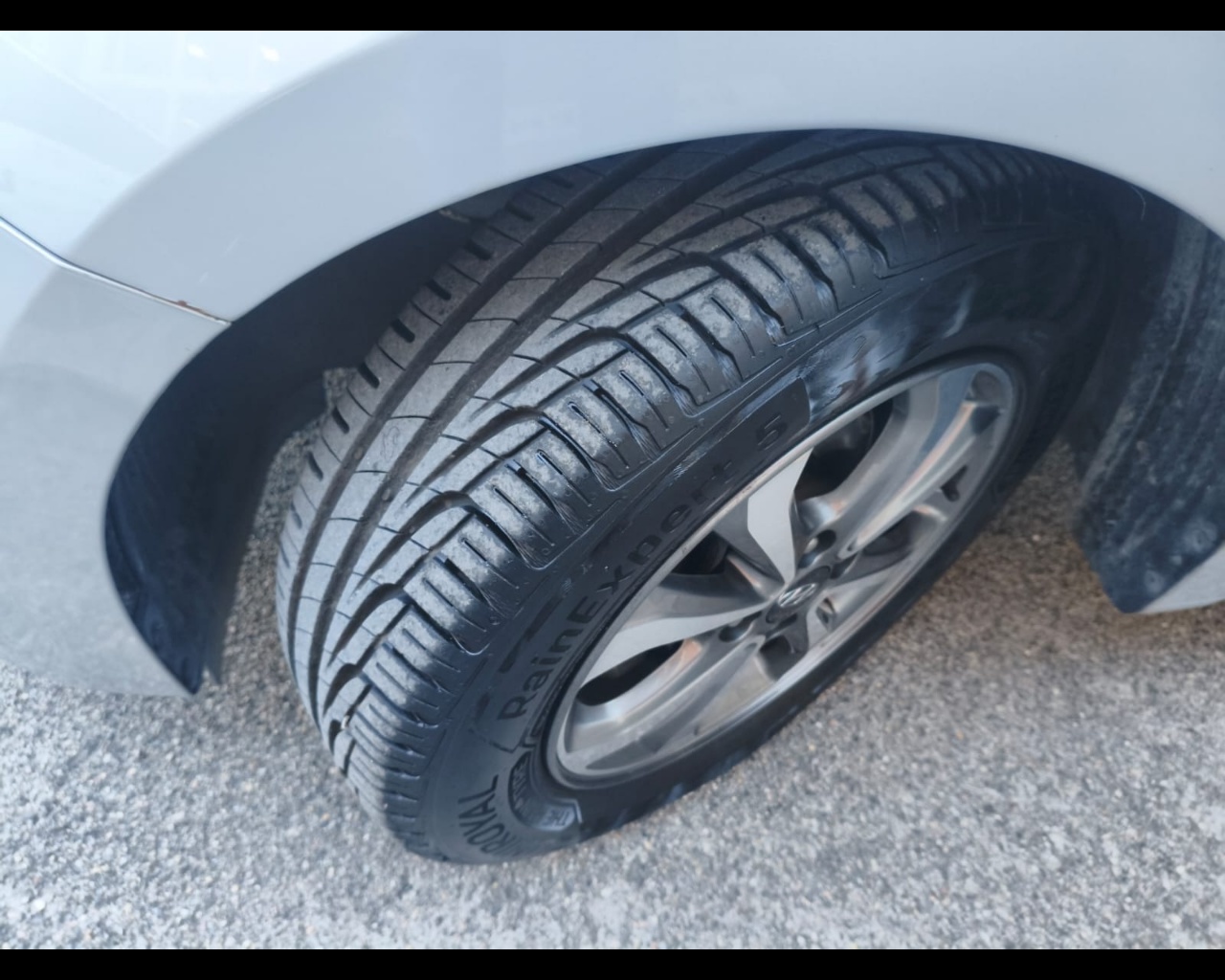 Foto HYUNDAI i20 5p 1.2 mpi Connectline econext Gpl 73cv