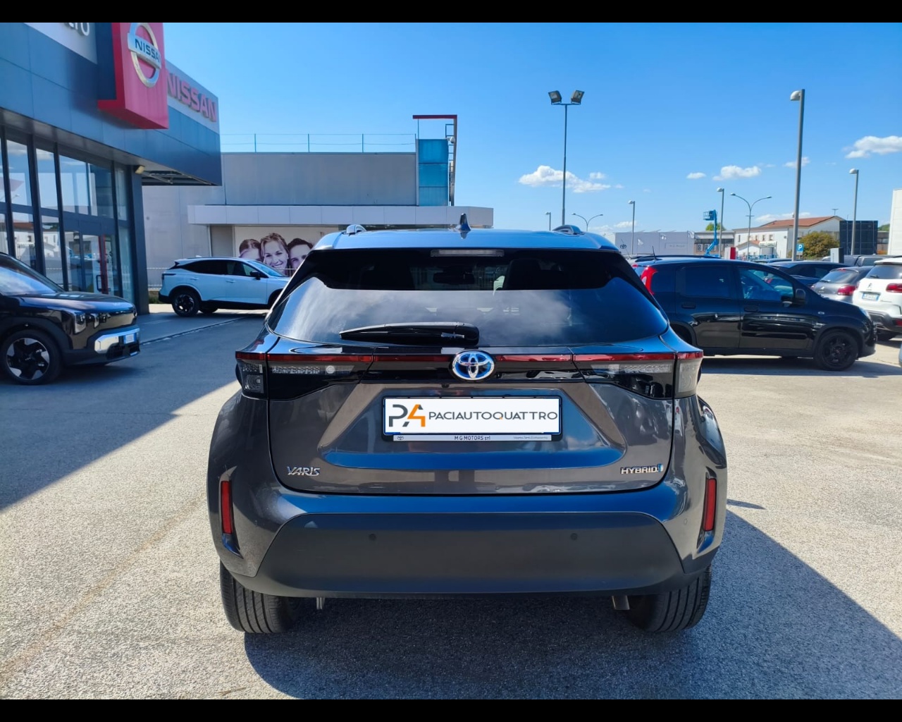 Foto TOYOTA Yaris Cross 1.5h Lounge fwd 116cv e-cvt