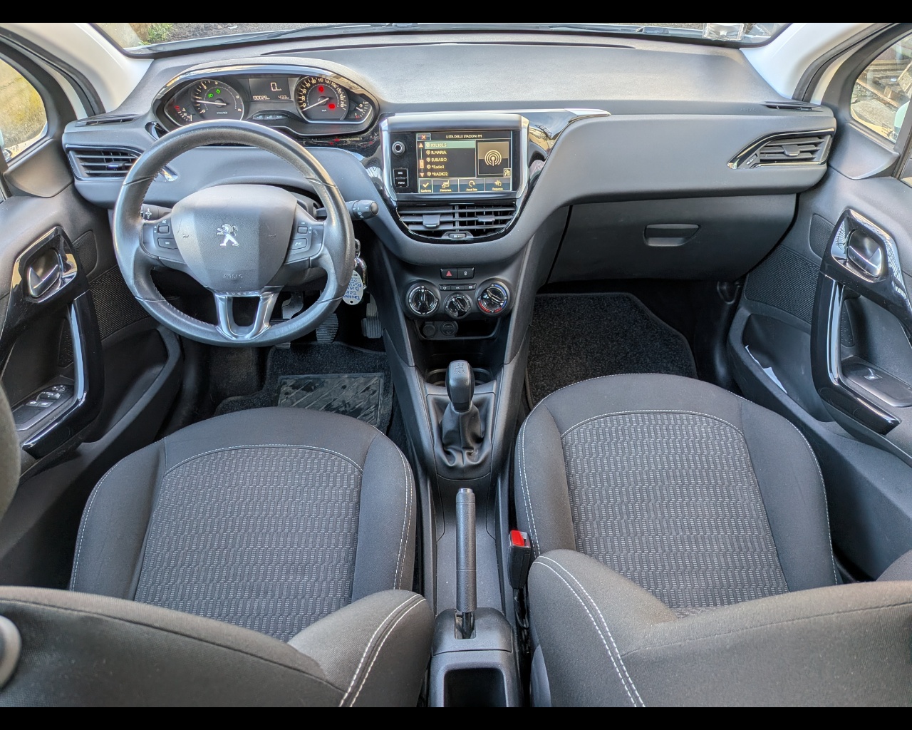 Foto PEUGEOT 208 5p 1.6 bluehdi Active 75cv