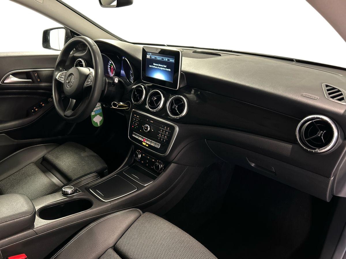 Mercedes CLA Shooting Brake CLA Shooting Brake 180 D Business 7G-DCT - 15